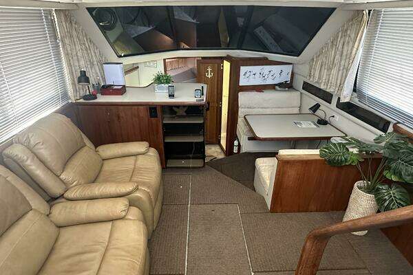 Photo of the 1993 Carver 