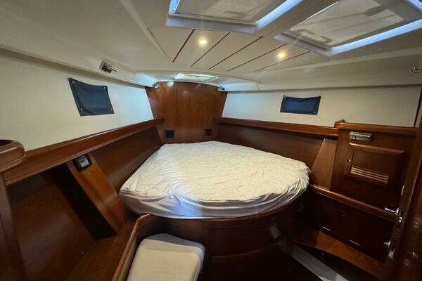 Beneteau 473 Yacht For Sale