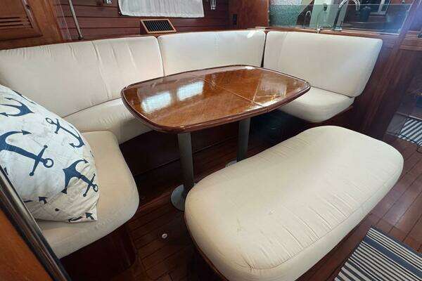 Beneteau 473 Yacht For Sale
