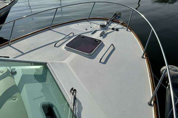 2009 Hunt Yachts 29