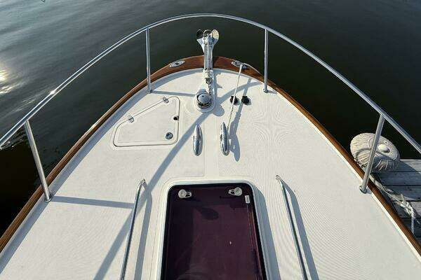 2009 Hunt Yachts 29