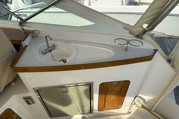 2009 Hunt Yachts 29