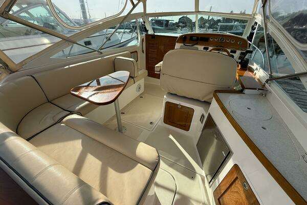 2009 Hunt Yachts 29