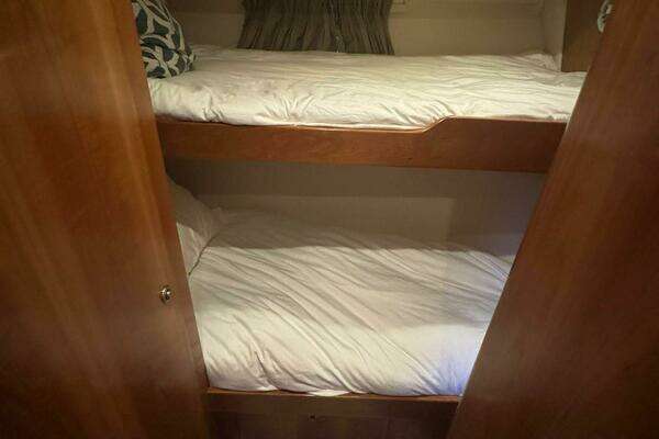 Navigator 5100 Yacht For Sale