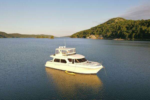 Navigator 5100 Yacht For Sale