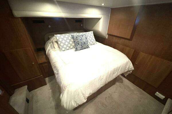 Navigator 5100 Yacht For Sale