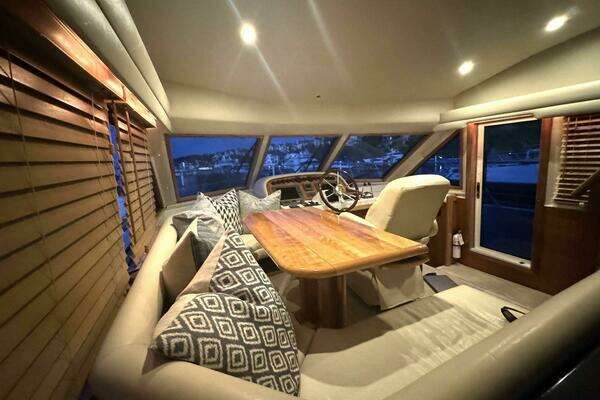 Navigator 5100 Yacht For Sale