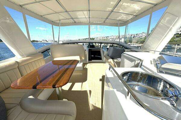 Navigator 5100 Yacht For Sale