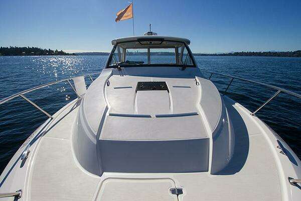 Pursuit OS 355 Offshore Yacht For Sale