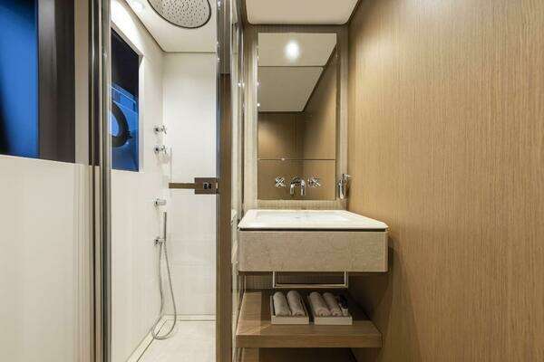 Ferretti Yachts Ferretti 1000 Yacht For Sale