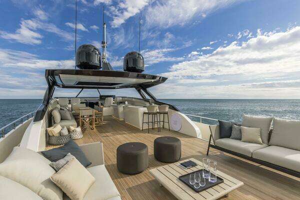 Ferretti Yachts Ferretti 1000 Yacht For Sale