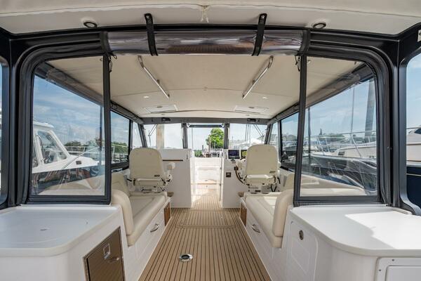 35ft MJM Yacht For Sale