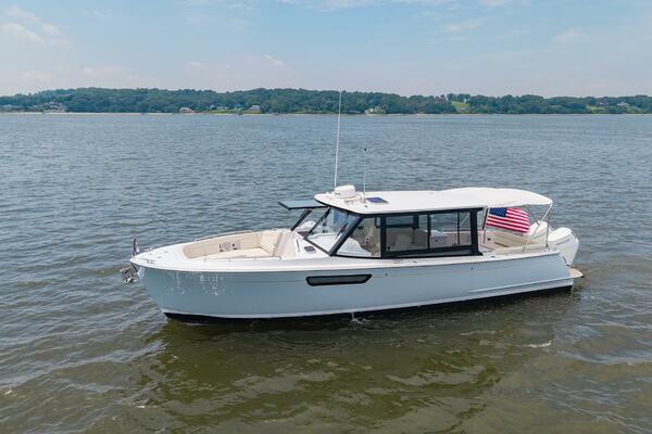 35ft MJM Yacht For Sale