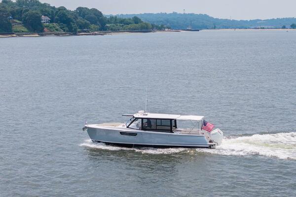 35ft MJM Yacht For Sale