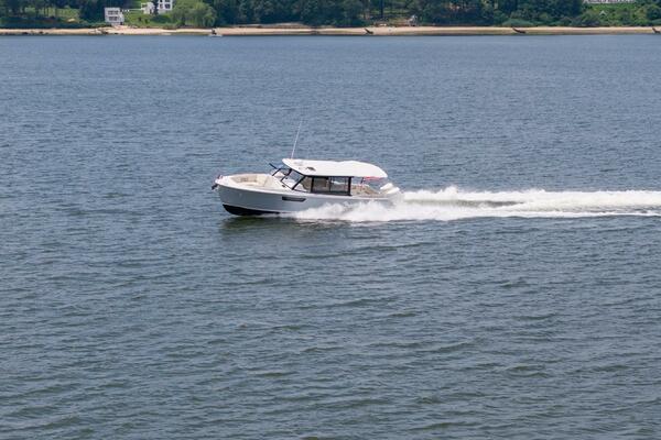 35ft MJM Yacht For Sale