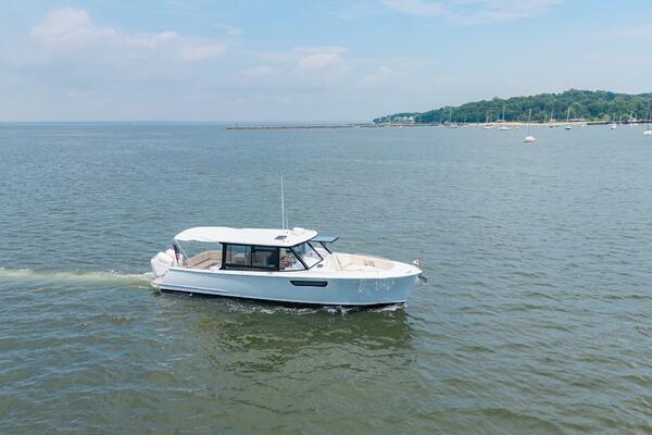 35ft MJM Yacht For Sale