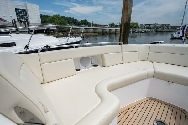 35ft MJM Yacht For Sale