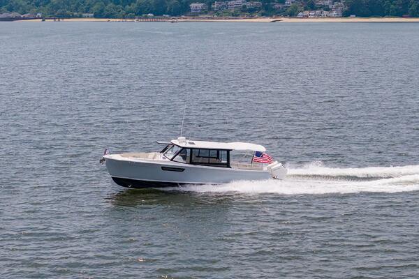 35ft MJM Yacht For Sale