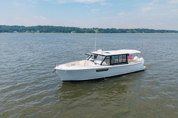 35ft MJM Yacht For Sale