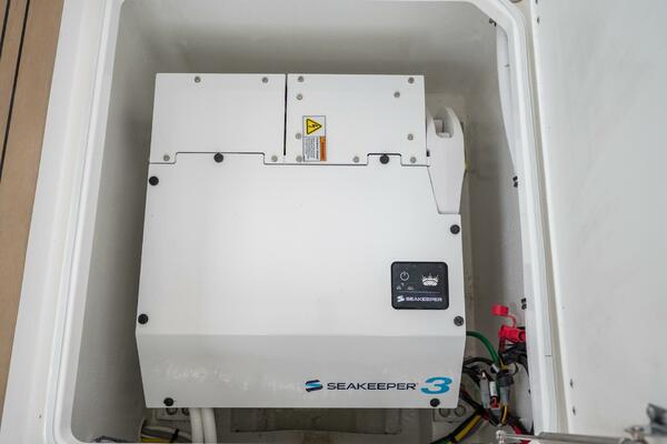 35ft MJM Yacht For Sale