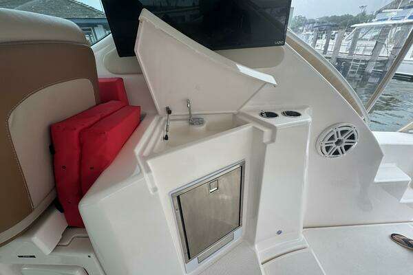 Tiara Yachts 3900 Sovran Yacht For Sale
