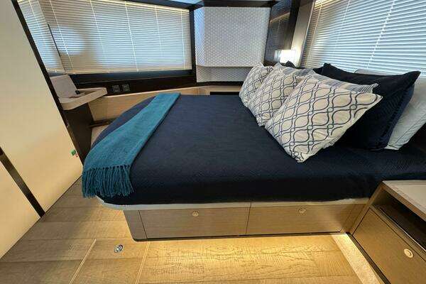 Absolute 48 Navetta Yacht For Sale