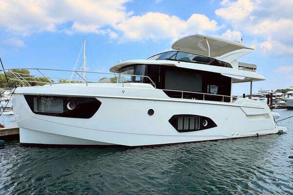 48-ft-Absolute-2021-48 Navetta- Chicago Illinois United States  yacht for sale
