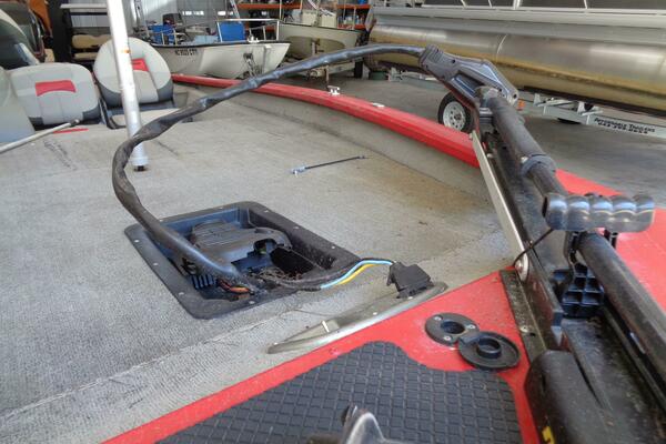 17ft Tracker Yacht For Sale