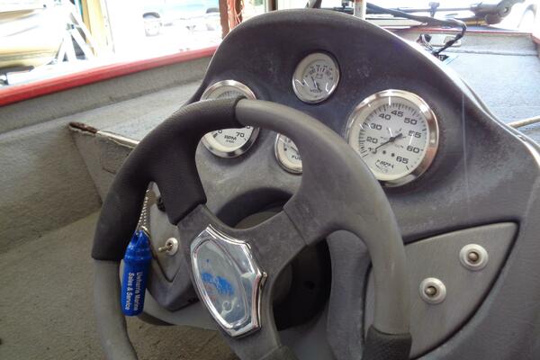 17ft Tracker Yacht For Sale