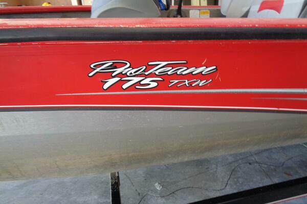 17ft Tracker Yacht For Sale