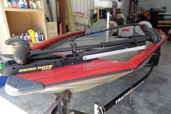 17ft Tracker Yacht For Sale