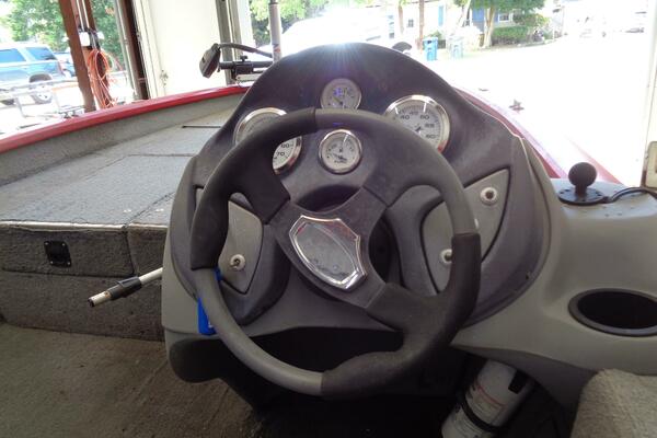 17ft Tracker Yacht For Sale