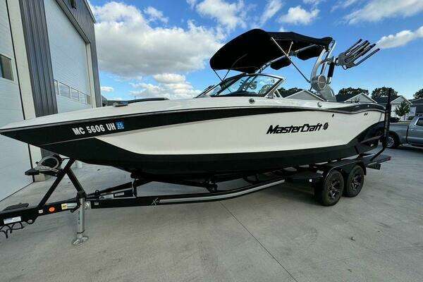 2019 Mastercraft 24