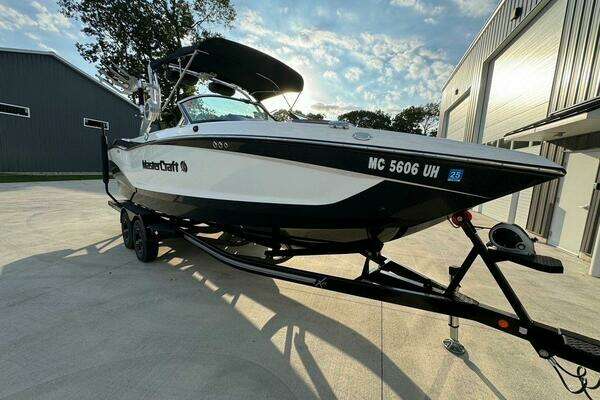 2019 Mastercraft 24