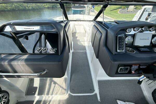 Photo of the 2018 Formula 27 BR "Caboose"