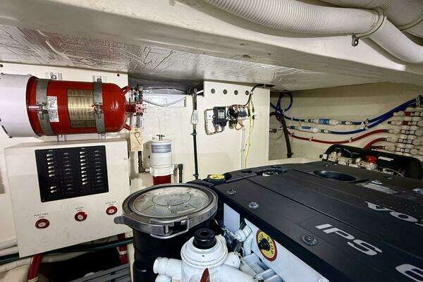 Tiara Yachts C44 Coupe Yacht For Sale