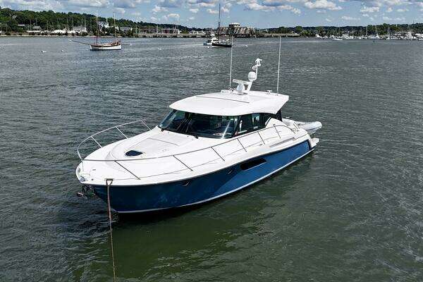 45-ft-Tiara Yachts-2017-C44 Coupe-Mystic Connecticut United States yacht for sale