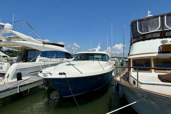 Tiara Yachts C44 Coupe Yacht For Sale