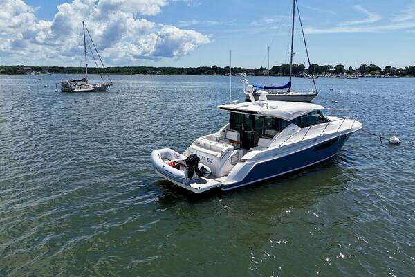 Tiara Yachts C44 Coupe Yacht For Sale