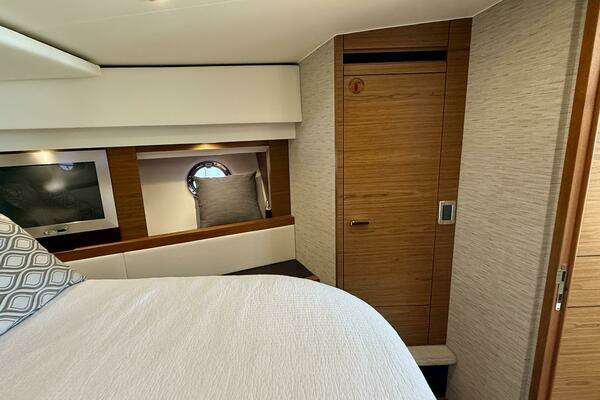 Tiara Yachts C44 Coupe Yacht For Sale