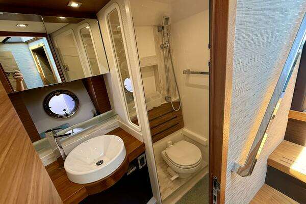 Tiara Yachts C44 Coupe Yacht For Sale