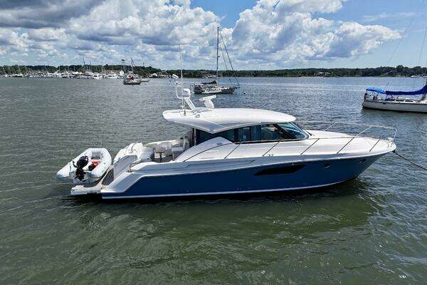 Tiara Yachts C44 Coupe Yacht For Sale