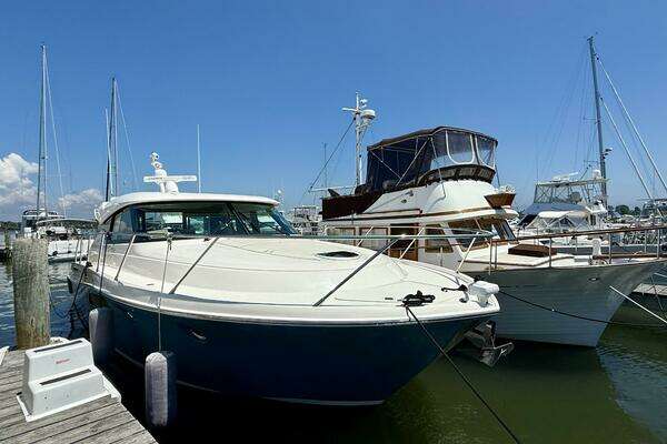 Tiara Yachts C44 Coupe Yacht For Sale