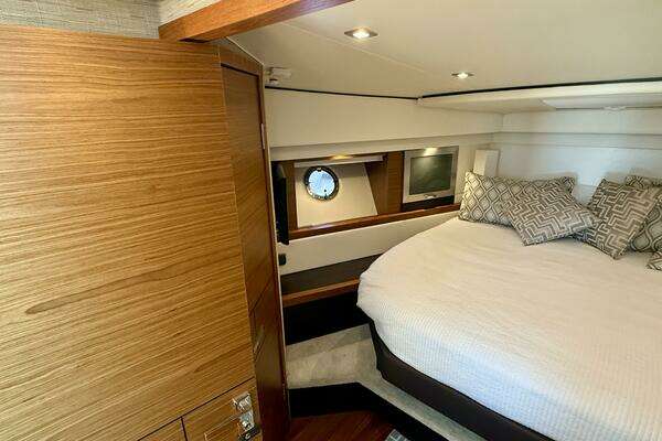 Tiara Yachts C44 Coupe Yacht For Sale