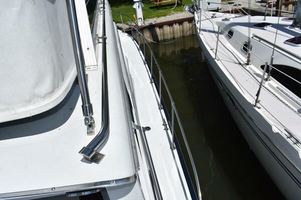 Beckoning 39ft Marinette Yacht For Sale
