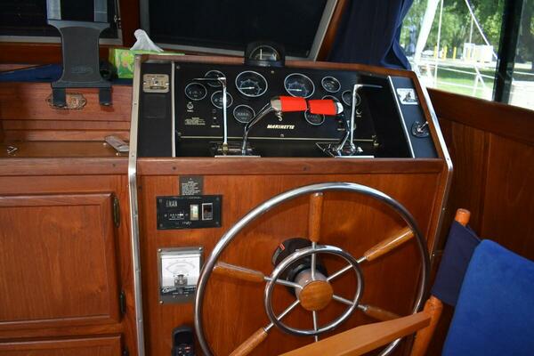 Beckoning 39ft Marinette Yacht For Sale