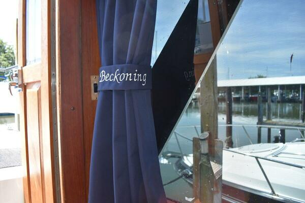 Beckoning 39ft Marinette Yacht For Sale