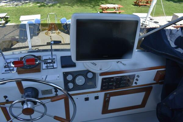 Beckoning 39ft Marinette Yacht For Sale