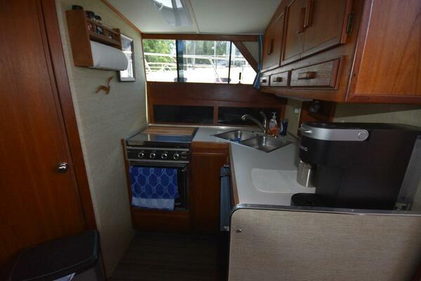 Beckoning 39ft Marinette Yacht For Sale