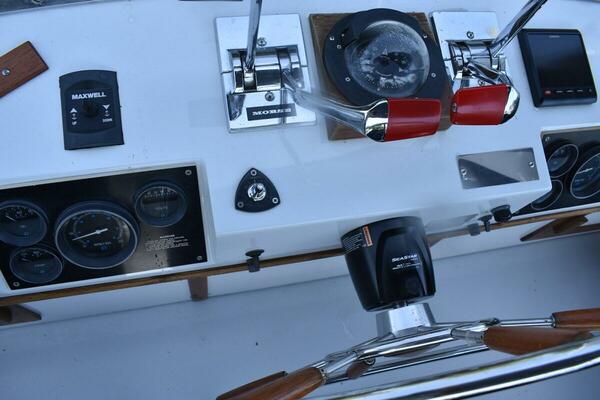 Beckoning 39ft Marinette Yacht For Sale